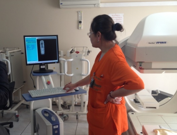 Sala donde se halla la gammacámara en el Instituto Nacional de Medicina Nuclear, La Paz.