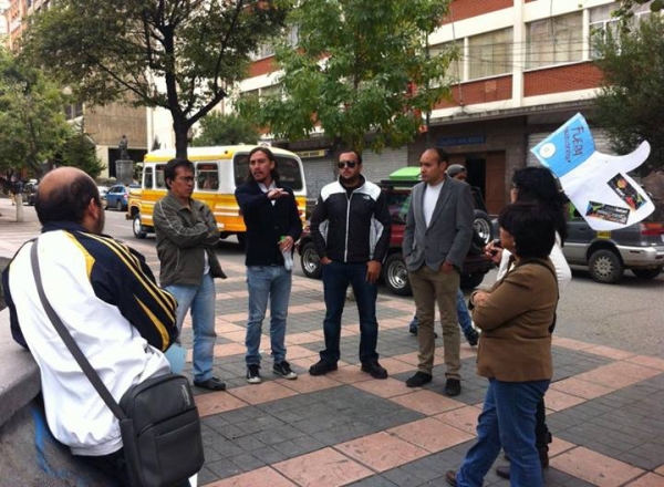 Fuera minibuseros de La Paz