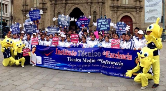 Estudiantes de enfermería en San Francisco, a punto de iniciar la marcha.