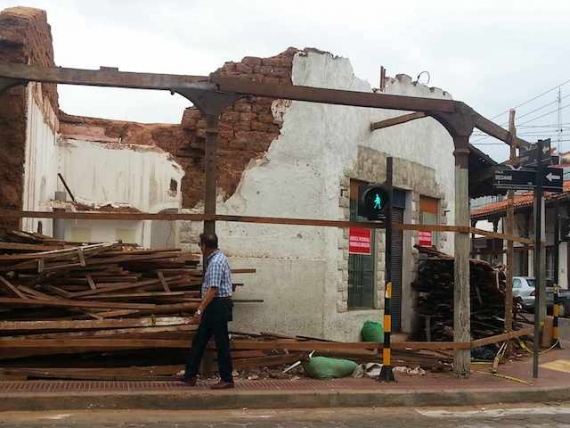 Una casa patrimonial de Santa Cruz es derrumbada por sus dueños