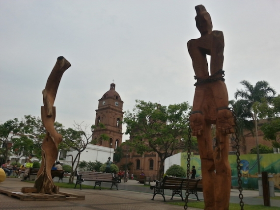 Exposición de las obras del V Simposio Internacional de Escultura en la Manzana Uno.