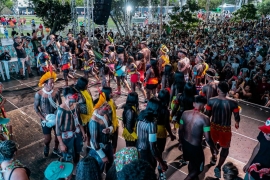 La Cúpula de los Pueblos tuvo su apertura oficial ante cientos de personas en un acto junto a lideres sociales.