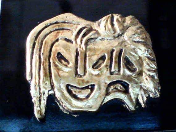 Comedia y tragedia, vieja imagen del Peter Travesí.