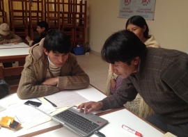 Estudiantes de la Unibol con lingüistas de Jaqi Aru.