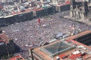 Manifestación en El Zócalo de México, el 26 de octubre.